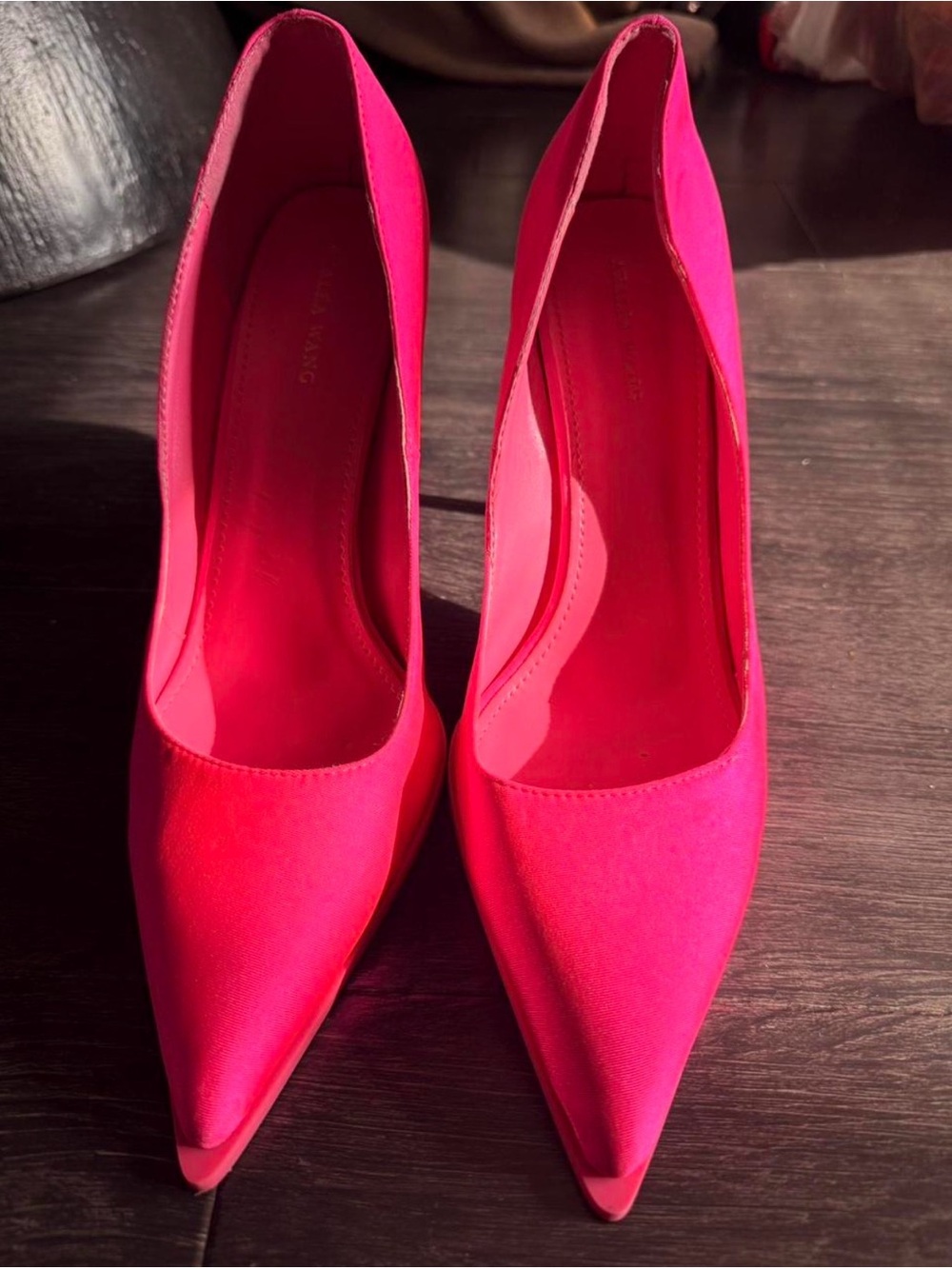 Women's Pointed-Toe Pumps in Vibrant Hot Pink